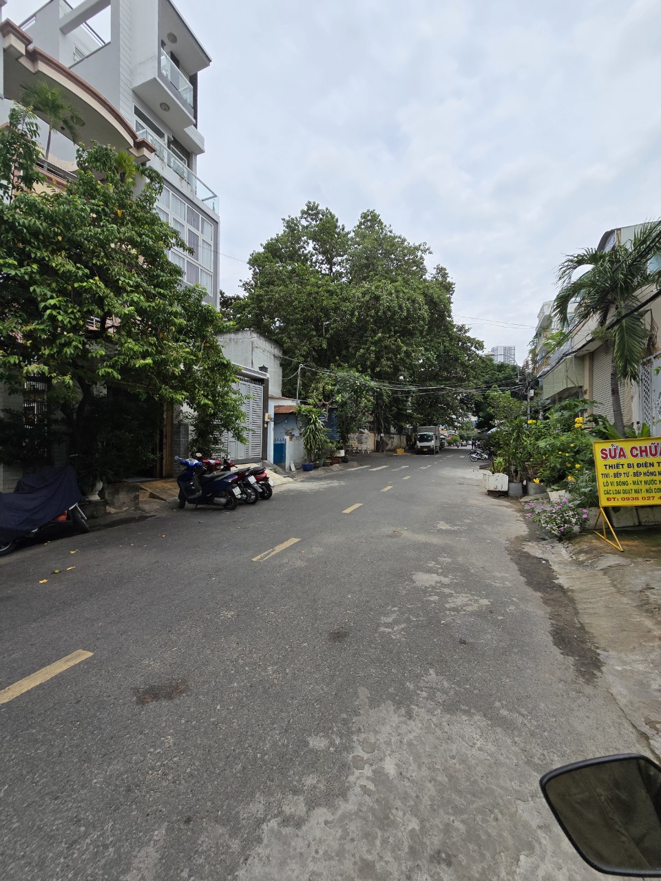 Bán nhà mặt tiền Cư xá D