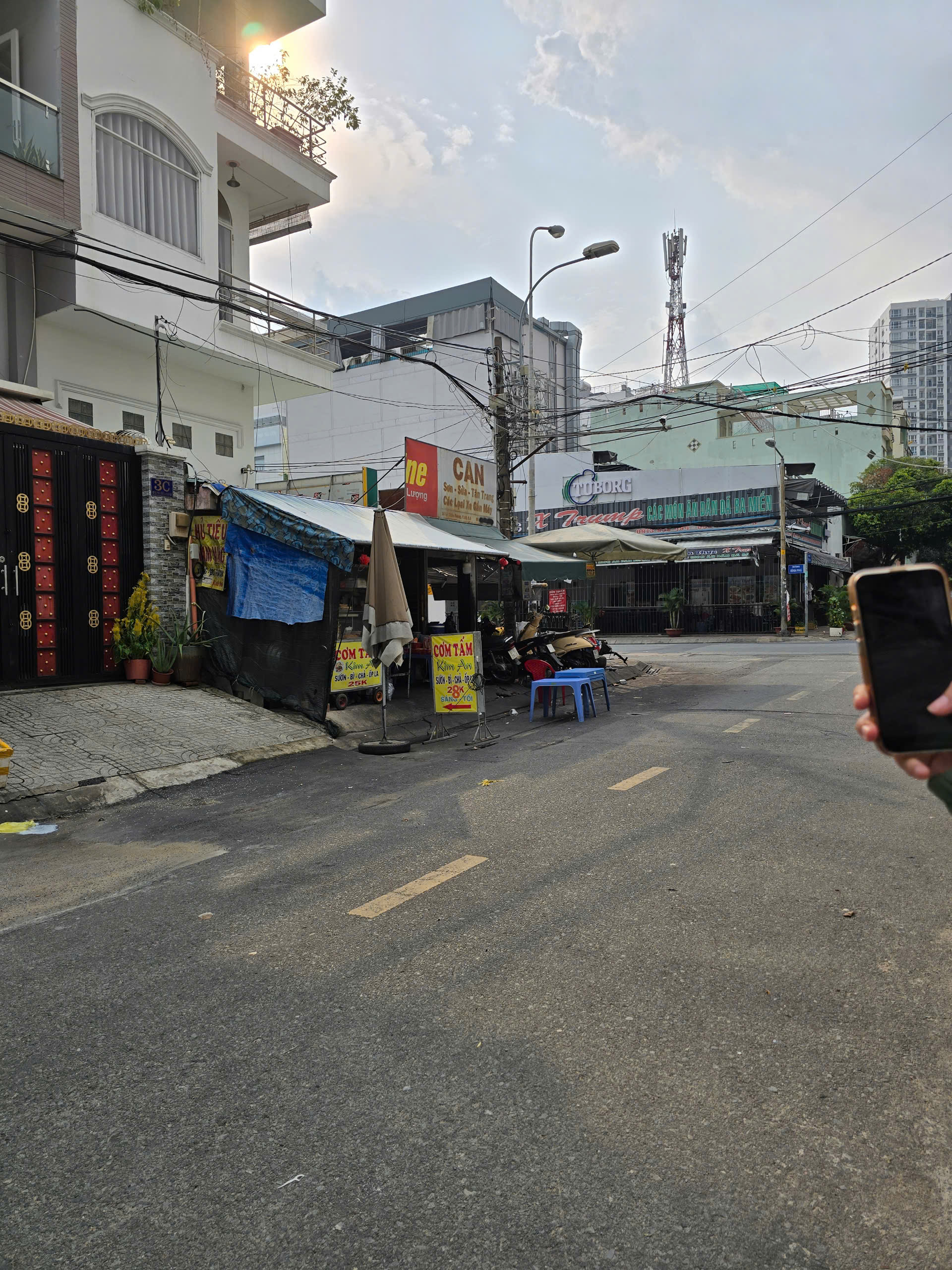 Nhà đẹp khu Bình Phú , gần công viên Bình Phú