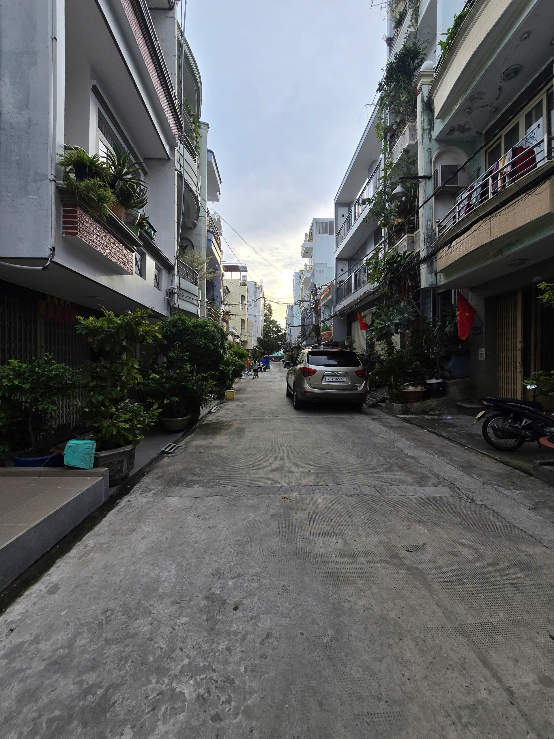 Bán nhà mới khu Bình Phú quận 6